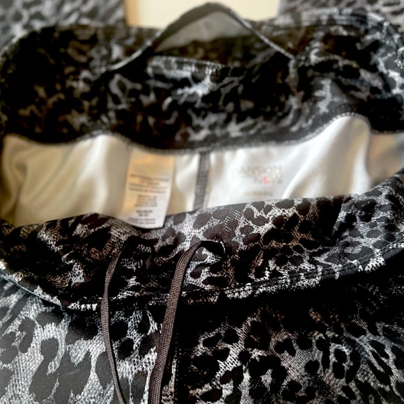 Danskin 2 piece bundle: coral top and leopard leggings! - Picture 10 of 11